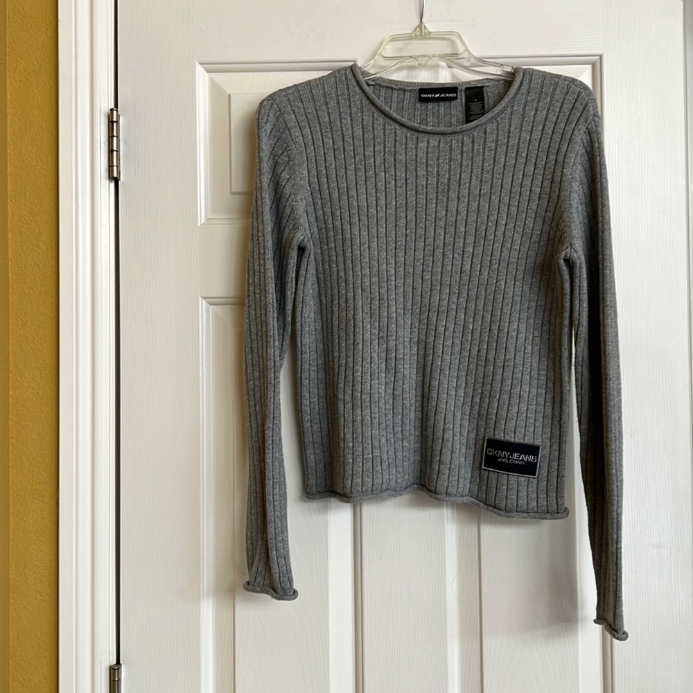 DKNY  Jeans sweater
Ribbed fabric ( flattering fit )